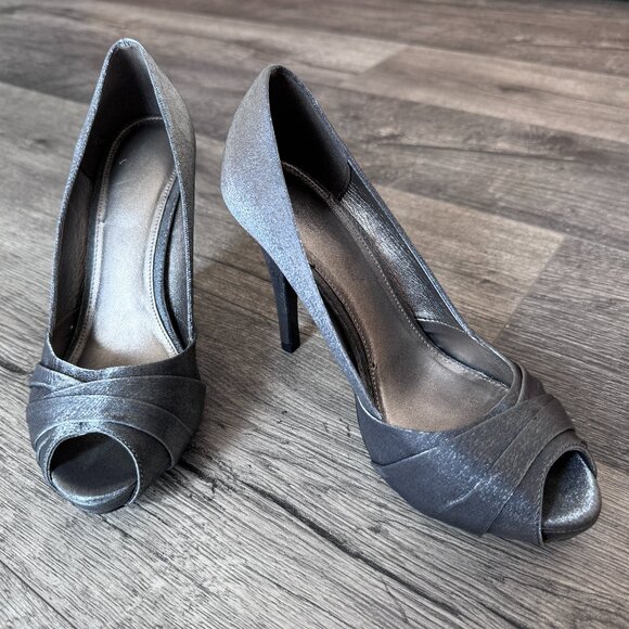 Lulu Townsend Daniell Pewter Shimmer Fabric Formal Dress Heels - Picture 6 of 13